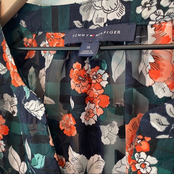 Tommy Hilfiger floral blouse - Picture 6 of 12